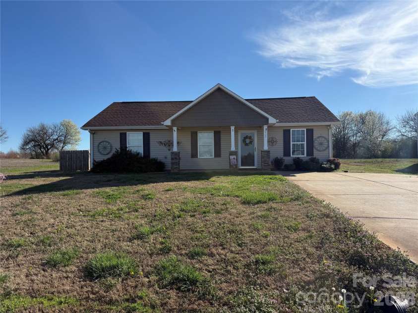 1033 Clineview Drive, Cherryville, NC 28021.  MLS# CAR4355280, YatesRealty ID 5192. 