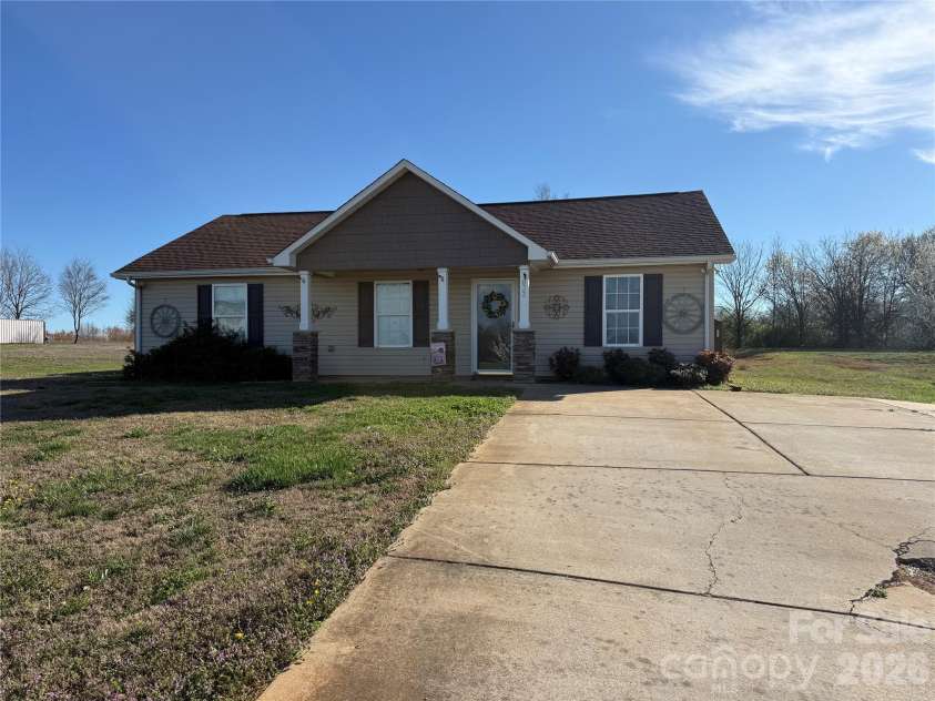1033 Clineview Drive, Cherryville, NC 28021.  MLS# CAR4355280, YatesRealty ID 5192. 