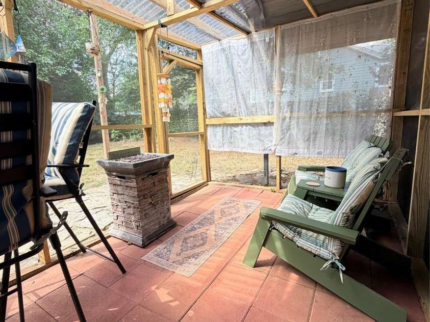 522 19th Street, Hickory, NC 28602.  MLS# CAR4426515, YatesRealty ID 51920. 