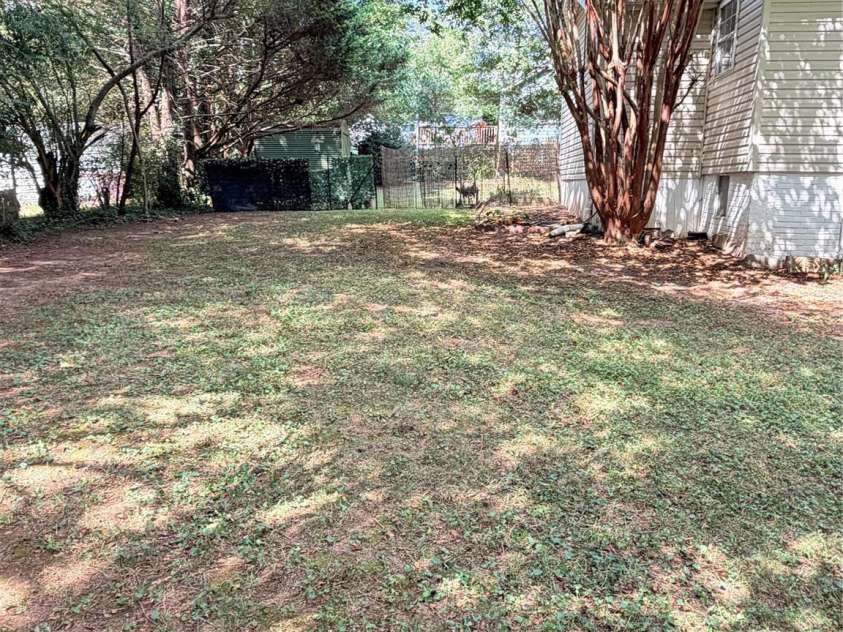 522 19th Street, Hickory, NC 28602.  MLS# CAR4426515, YatesRealty ID 51920. 