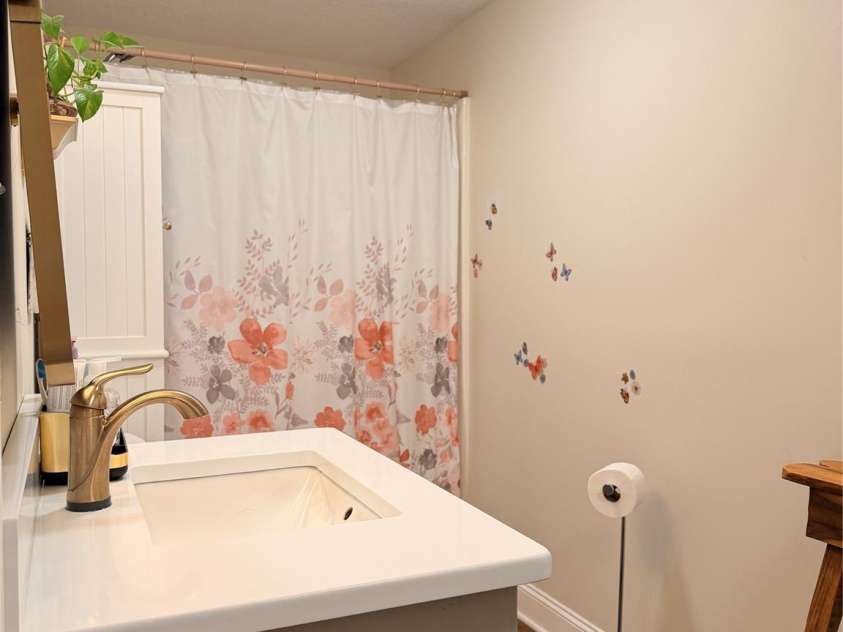 522 19th Street, Hickory, NC 28602.  MLS# CAR4426515, YatesRealty ID 51920. 