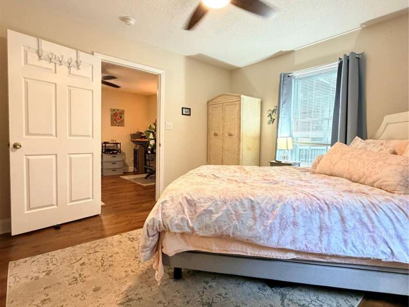 522 19th Street, Hickory, NC 28602.  MLS# CAR4426515, YatesRealty ID 51920. 