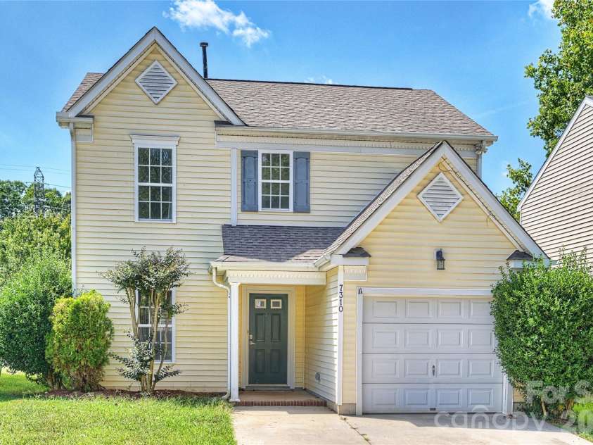 7310 Fig Lane, Charlotte, NC 28215.  MLS# CAR4423828, YatesRealty ID 51921. 