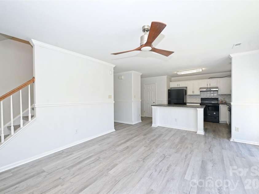 7310 Fig Lane, Charlotte, NC 28215.  MLS# CAR4423828, YatesRealty ID 51921. 