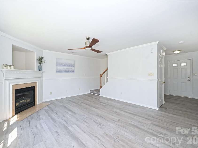 7310 Fig Lane, Charlotte, NC 28215.  MLS# CAR4423828, YatesRealty ID 51921. 