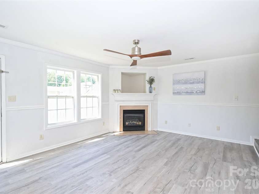 7310 Fig Lane, Charlotte, NC 28215.  MLS# CAR4423828, YatesRealty ID 51921. 