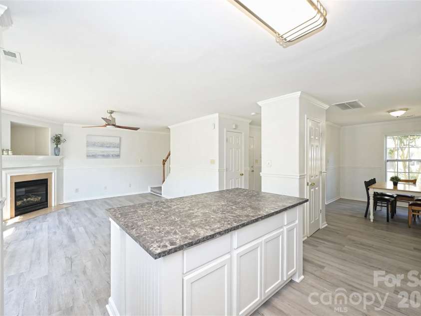 7310 Fig Lane, Charlotte, NC 28215.  MLS# CAR4423828, YatesRealty ID 51921. 