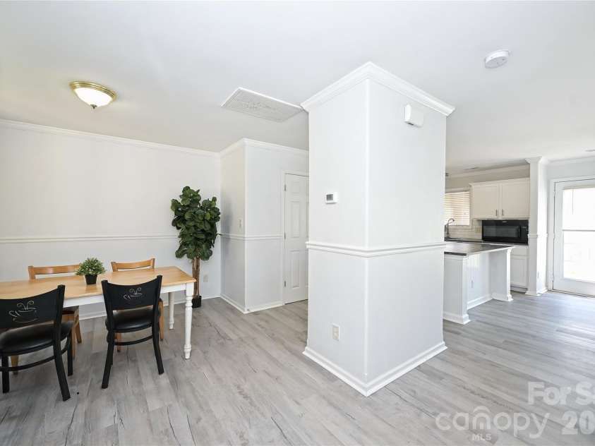 7310 Fig Lane, Charlotte, NC 28215.  MLS# CAR4423828, YatesRealty ID 51921. 