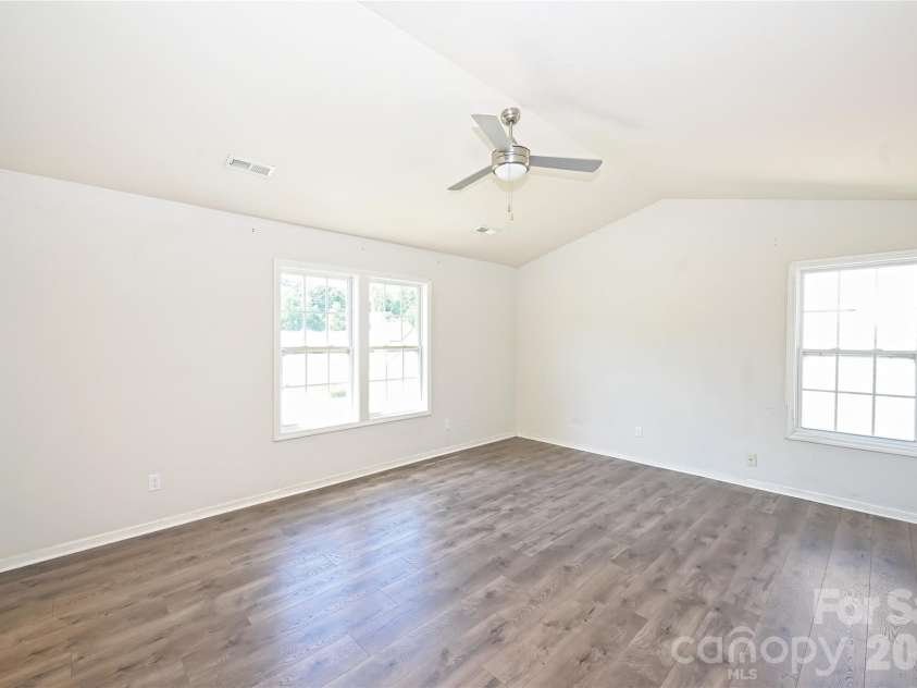 7310 Fig Lane, Charlotte, NC 28215.  MLS# CAR4423828, YatesRealty ID 51921. 