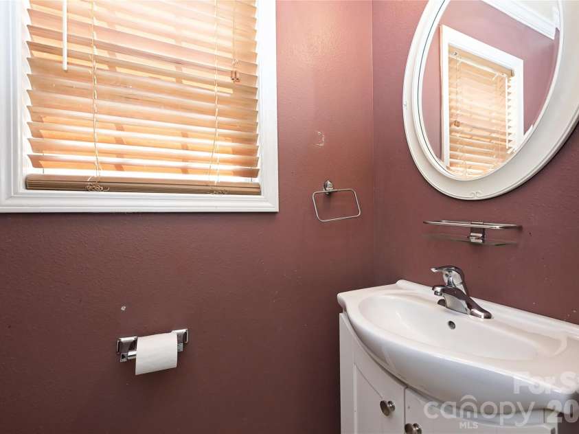 7310 Fig Lane, Charlotte, NC 28215.  MLS# CAR4423828, YatesRealty ID 51921. 