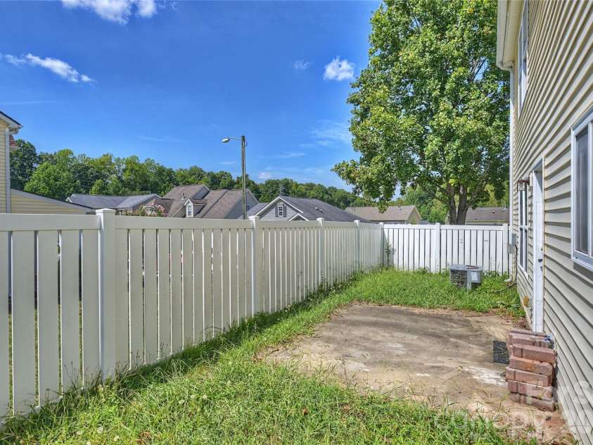 7310 Fig Lane, Charlotte, NC 28215.  MLS# CAR4423828, YatesRealty ID 51921. 