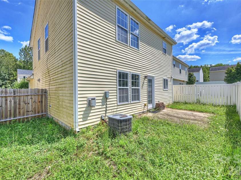 7310 Fig Lane, Charlotte, NC 28215.  MLS# CAR4423828, YatesRealty ID 51921. 