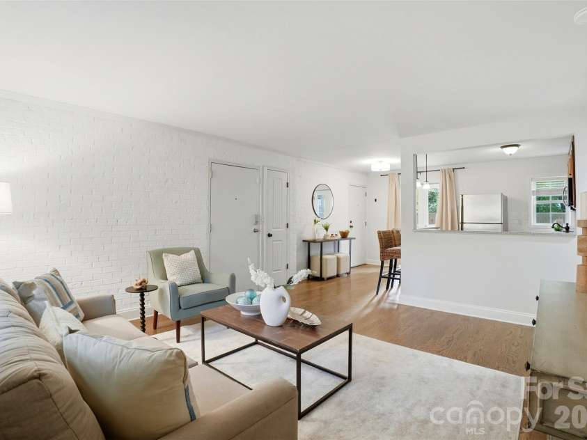 4921 Park Road, Charlotte, NC 28209.  MLS# CAR4426505, YatesRealty ID 51922. 