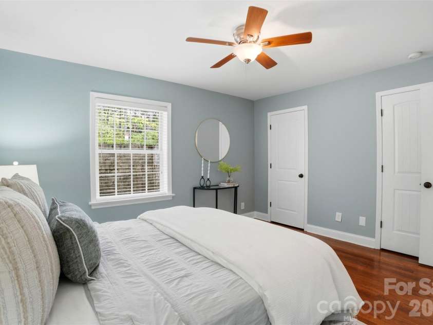4921 Park Road, Charlotte, NC 28209.  MLS# CAR4426505, YatesRealty ID 51922. 