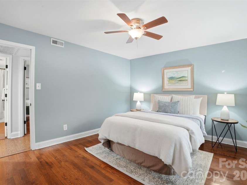 4921 Park Road, Charlotte, NC 28209.  MLS# CAR4426505, YatesRealty ID 51922. 