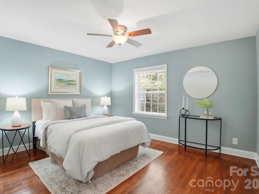 4921 Park Road, Charlotte, NC 28209.  MLS# CAR4426505, YatesRealty ID 51922. Primary bedroom