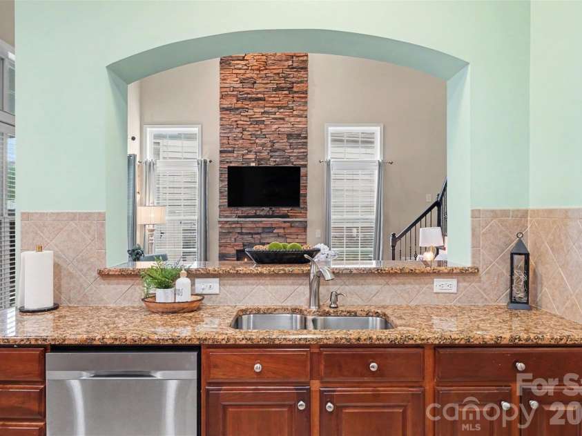 13202 David Jennings Avenue, Charlotte, NC 28213.  MLS# CAR4424937, YatesRealty ID 51926. 