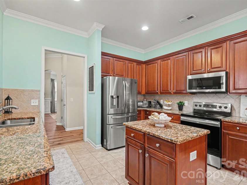 13202 David Jennings Avenue, Charlotte, NC 28213.  MLS# CAR4424937, YatesRealty ID 51926. 