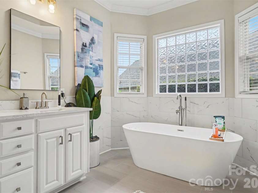 13202 David Jennings Avenue, Charlotte, NC 28213.  MLS# CAR4424937, YatesRealty ID 51926. 