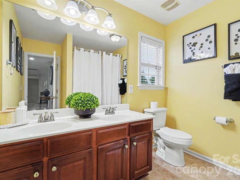 13202 David Jennings Avenue, Charlotte, NC 28213.  MLS# CAR4424937, YatesRealty ID 51926. 