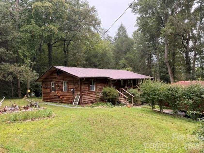 196 Austin Drive, Marion, NC 28752.  MLS# CAR4426519, YatesRealty ID 51927. 