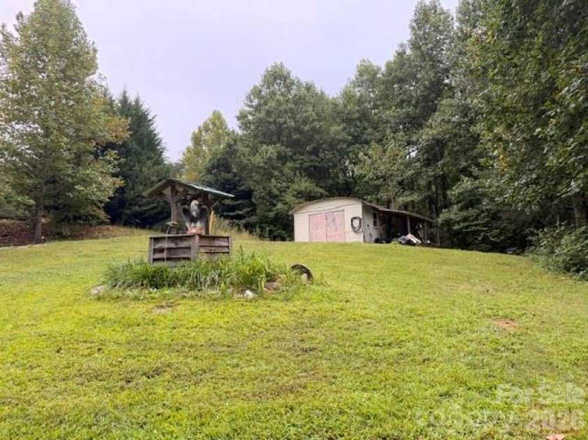 196 Austin Drive, Marion, NC 28752.  MLS# CAR4426519, YatesRealty ID 51927. 