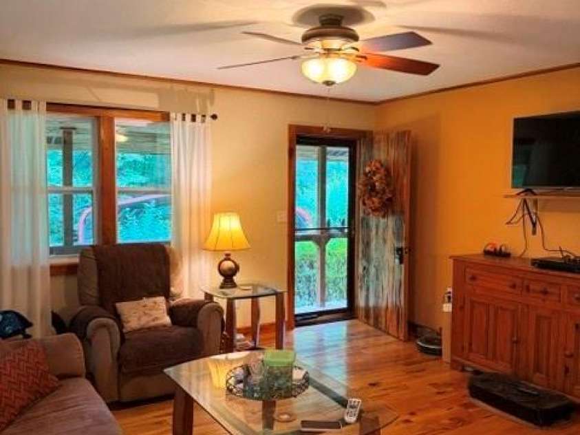 196 Austin Drive, Marion, NC 28752.  MLS# CAR4426519, YatesRealty ID 51927. 
