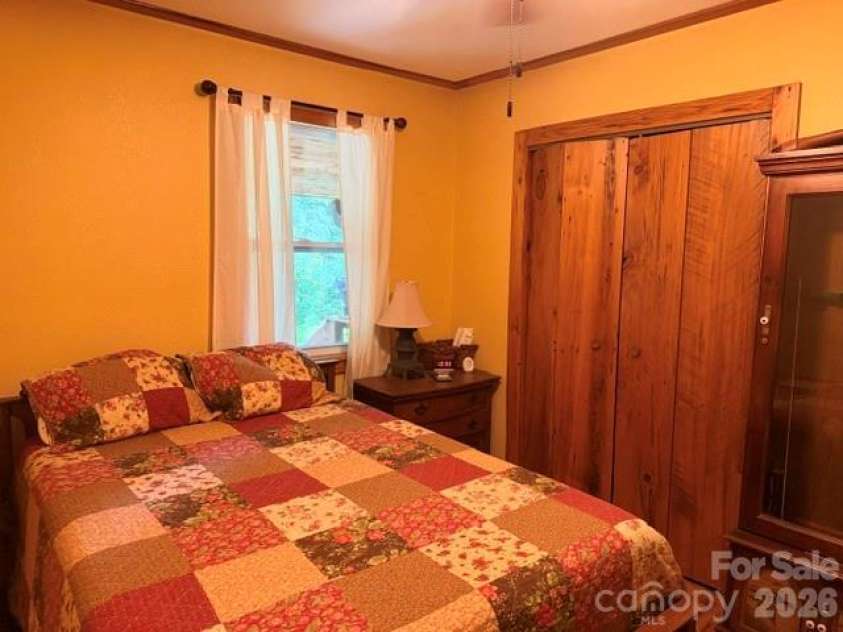 196 Austin Drive, Marion, NC 28752.  MLS# CAR4426519, YatesRealty ID 51927. 