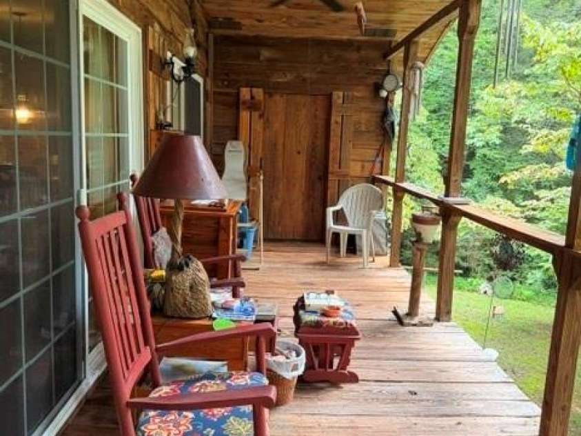196 Austin Drive, Marion, NC 28752.  MLS# CAR4426519, YatesRealty ID 51927. 