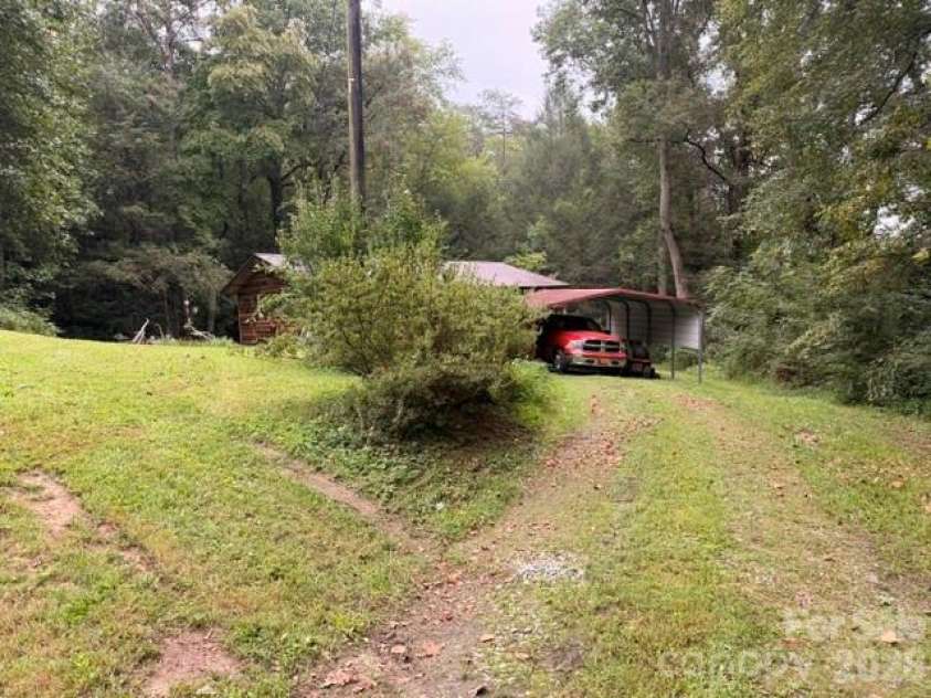 196 Austin Drive, Marion, NC 28752.  MLS# CAR4426519, YatesRealty ID 51927. 