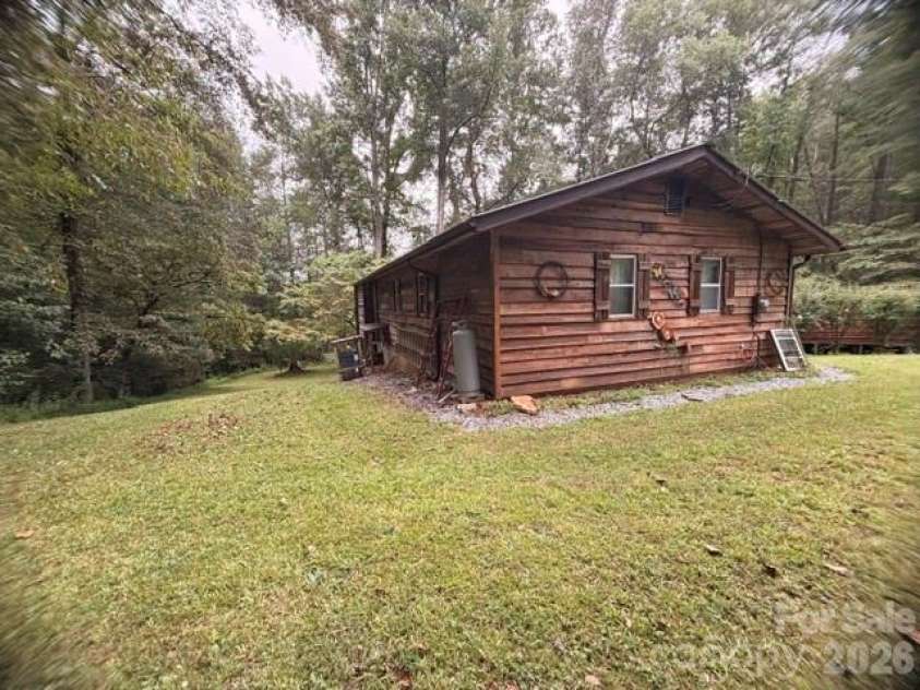 196 Austin Drive, Marion, NC 28752.  MLS# CAR4426519, YatesRealty ID 51927. 