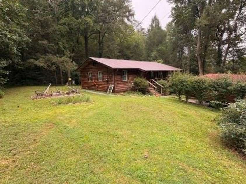 196 Austin Drive, Marion, NC 28752.  MLS# CAR4426519, YatesRealty ID 51927. 