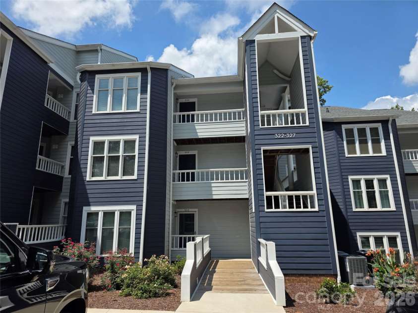 323 Northwest Drive, Davidson, NC 28036.  MLS# CAR4426389, YatesRealty ID 51928. 