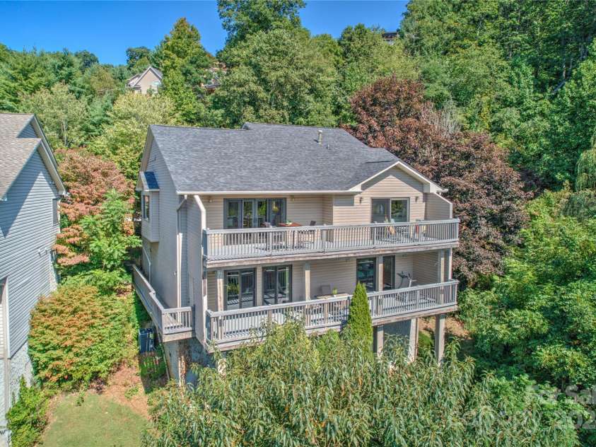 74 Park Avenue, Asheville, NC 28803.  MLS# CAR4169958, YatesRealty ID 5193. 