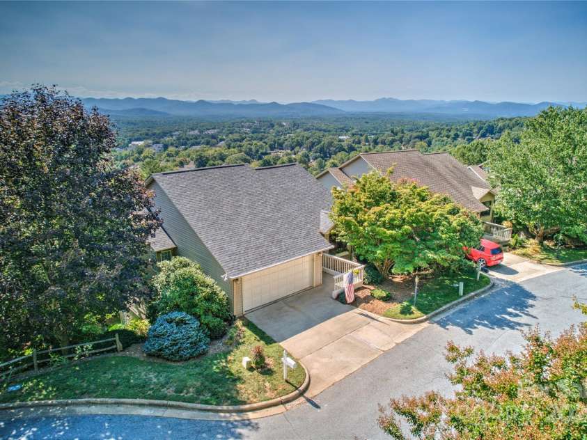 74 Park Avenue, Asheville, NC 28803.  MLS# CAR4169958, YatesRealty ID 5193. 