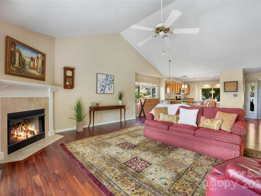 74 Park Avenue, Asheville, NC 28803.  MLS# CAR4169958, YatesRealty ID 5193. 