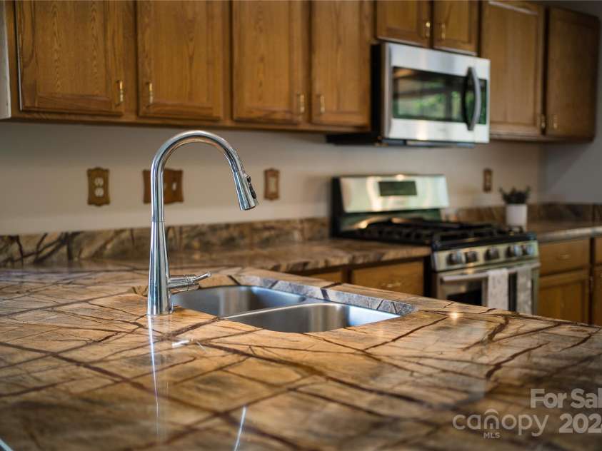 74 Park Avenue, Asheville, NC 28803.  MLS# CAR4169958, YatesRealty ID 5193. 