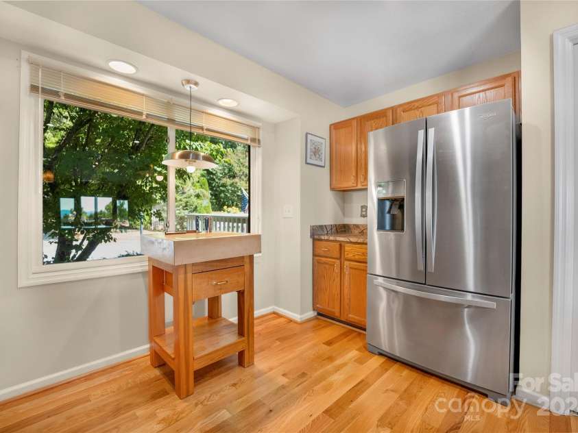 74 Park Avenue, Asheville, NC 28803.  MLS# CAR4169958, YatesRealty ID 5193. 