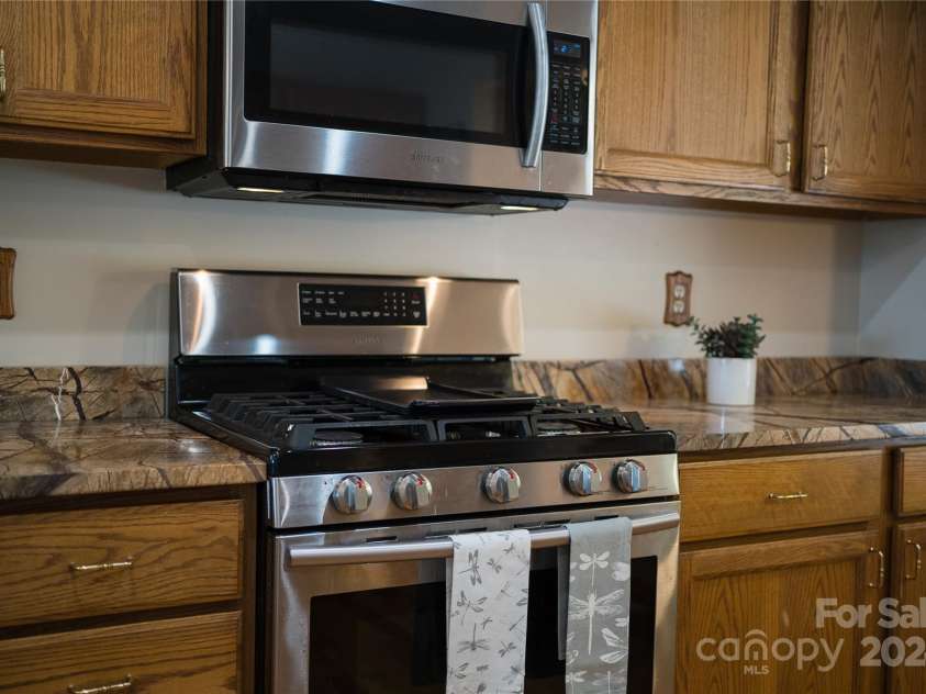 74 Park Avenue, Asheville, NC 28803.  MLS# CAR4169958, YatesRealty ID 5193. 