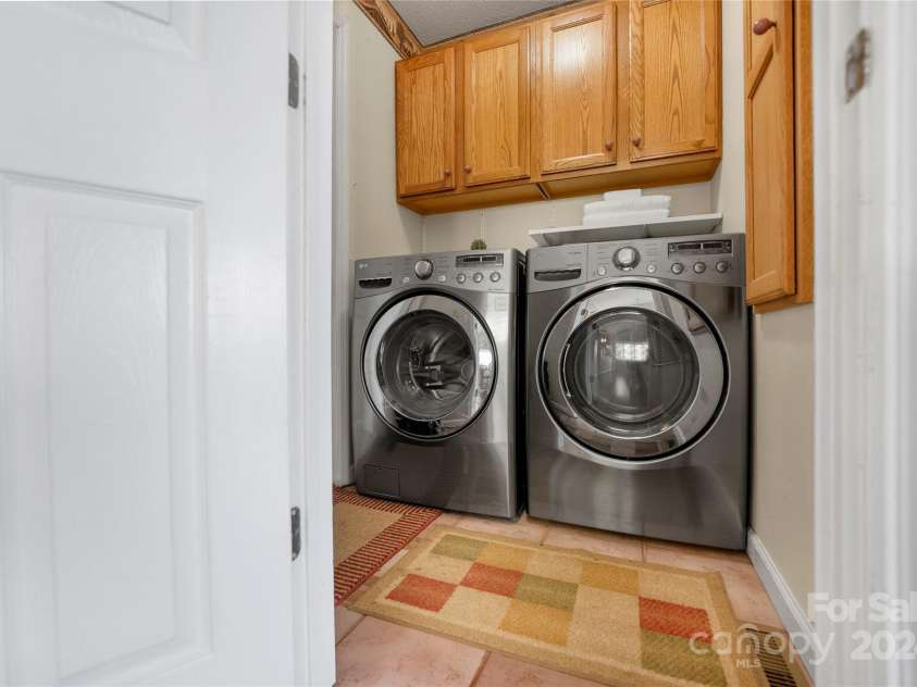 74 Park Avenue, Asheville, NC 28803.  MLS# CAR4169958, YatesRealty ID 5193. 