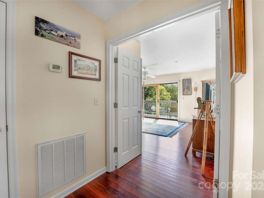 74 Park Avenue, Asheville, NC 28803.  MLS# CAR4169958, YatesRealty ID 5193. 