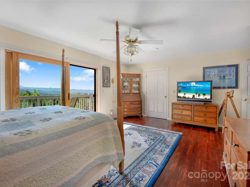 74 Park Avenue, Asheville, NC 28803.  MLS# CAR4169958, YatesRealty ID 5193. 