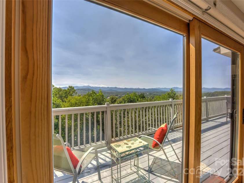 74 Park Avenue, Asheville, NC 28803.  MLS# CAR4169958, YatesRealty ID 5193. 