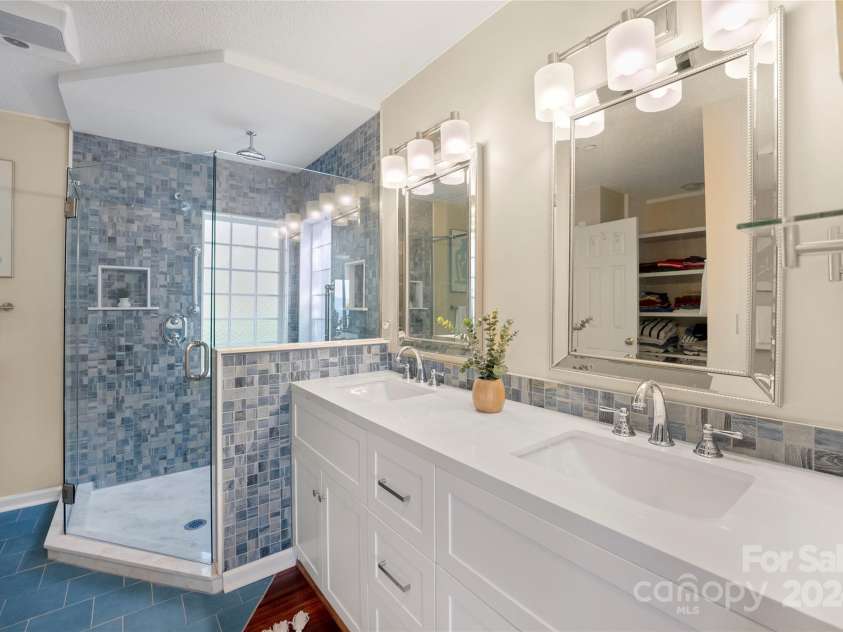 74 Park Avenue, Asheville, NC 28803.  MLS# CAR4169958, YatesRealty ID 5193. 