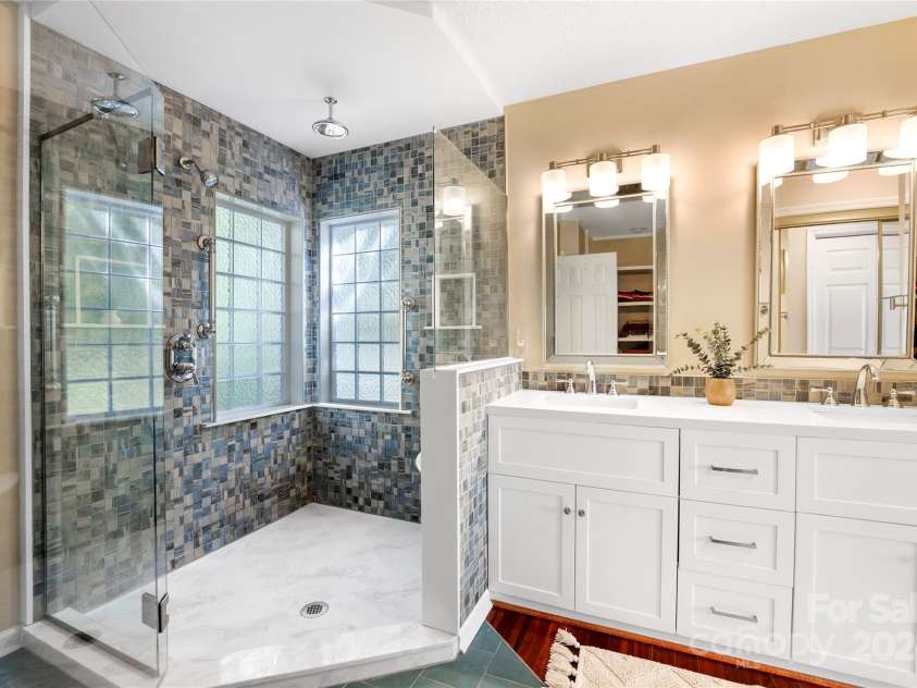 74 Park Avenue, Asheville, NC 28803.  MLS# CAR4169958, YatesRealty ID 5193. 