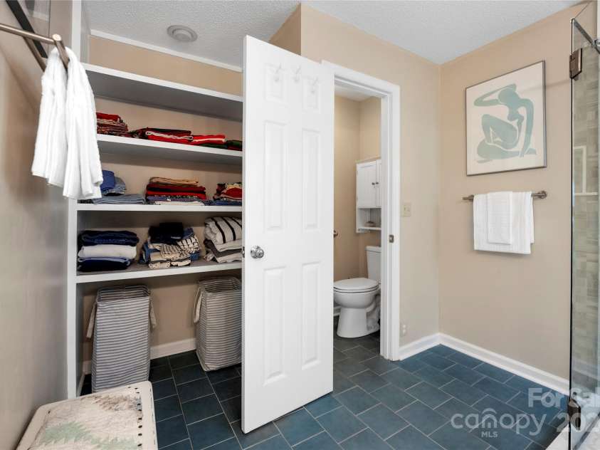 74 Park Avenue, Asheville, NC 28803.  MLS# CAR4169958, YatesRealty ID 5193. 