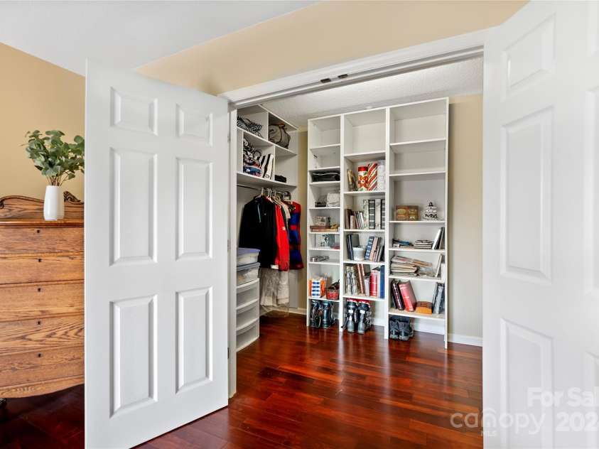 74 Park Avenue, Asheville, NC 28803.  MLS# CAR4169958, YatesRealty ID 5193. 