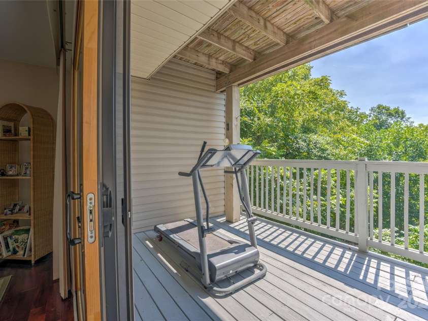 74 Park Avenue, Asheville, NC 28803.  MLS# CAR4169958, YatesRealty ID 5193. 