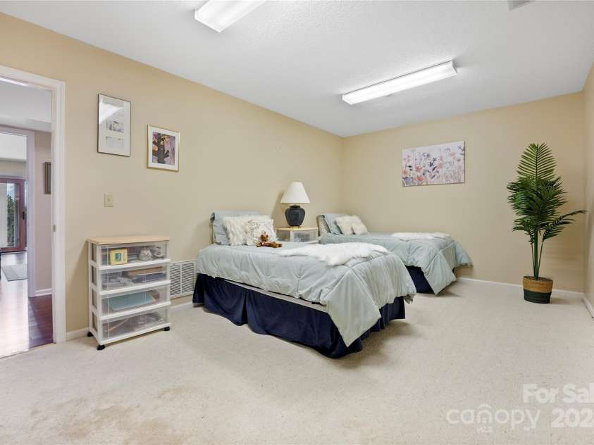 74 Park Avenue, Asheville, NC 28803.  MLS# CAR4169958, YatesRealty ID 5193. 