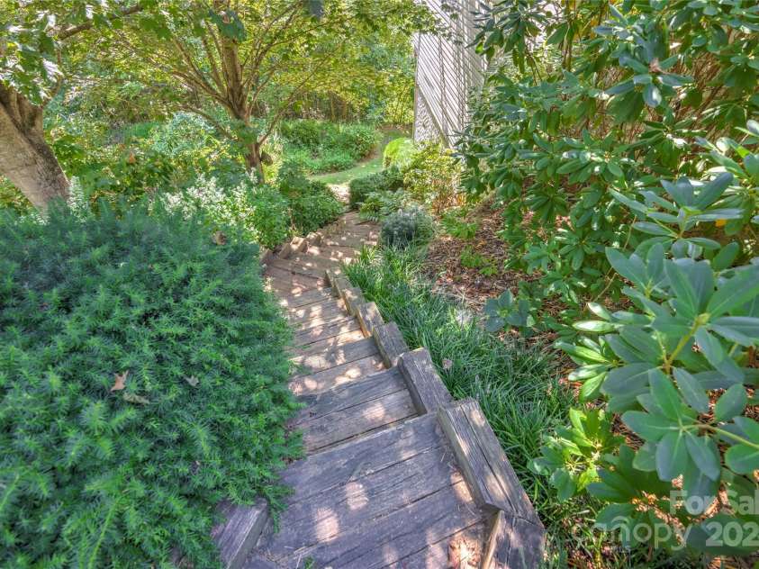 74 Park Avenue, Asheville, NC 28803.  MLS# CAR4169958, YatesRealty ID 5193. 